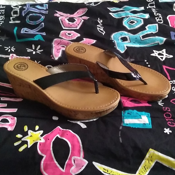 SO Cork Wedge Sandals - Picture 2 of 6